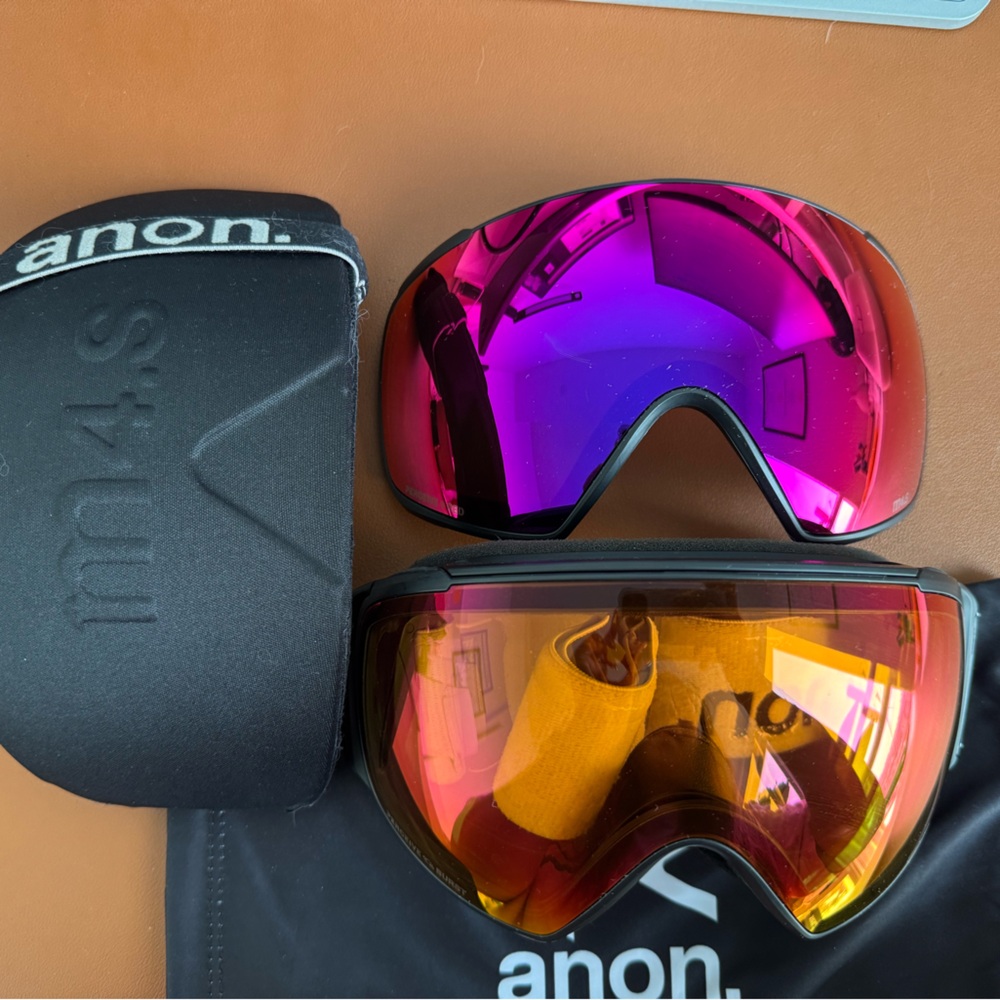 Almost new Burton Anon M4S goggles w/ 2 lenses